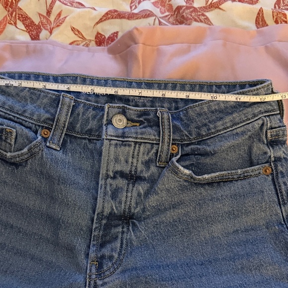 Old Navy Women's Straight Leg Blue Jeans - Picture 5 of 6